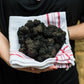 Huile de truffe avec de la vraie truffe noire - à base d'huile d'olive extra vierge. Pour les sauces et pour affiner les plats. Convient à un régime végétalien